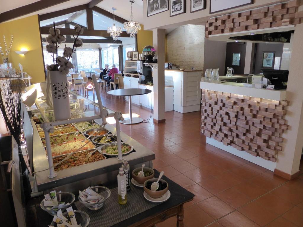 Hotel & Restaurant Heliotel Montferrier-sur-Lez エクステリア 写真