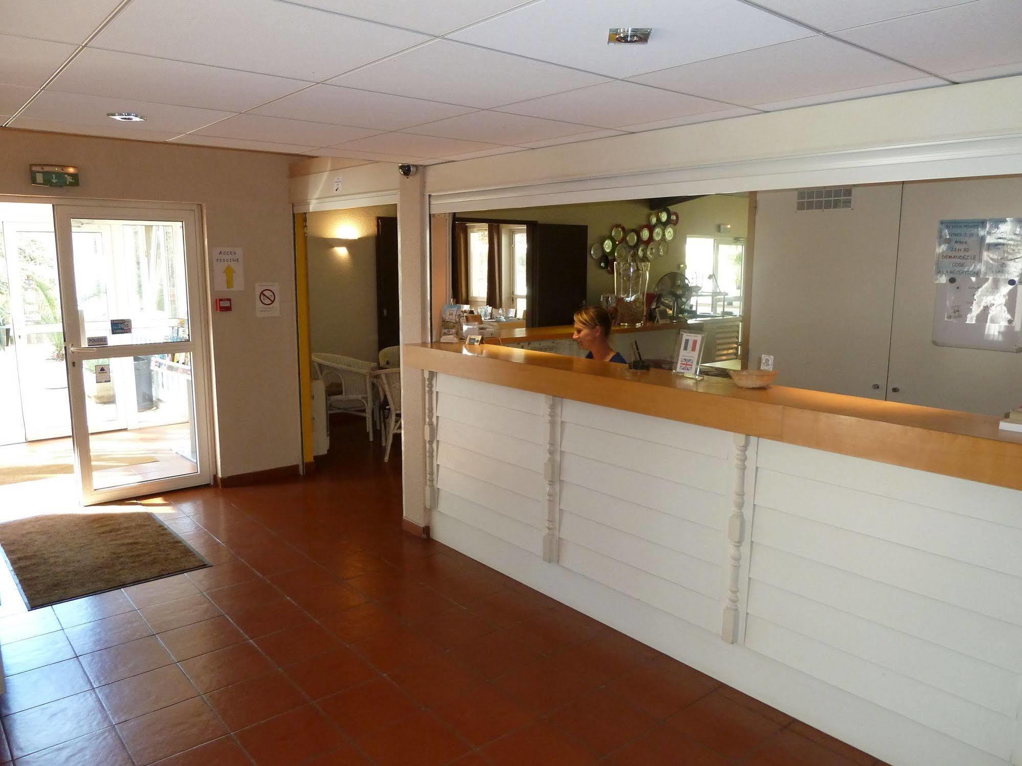 Hotel & Restaurant Heliotel Montferrier-sur-Lez エクステリア 写真