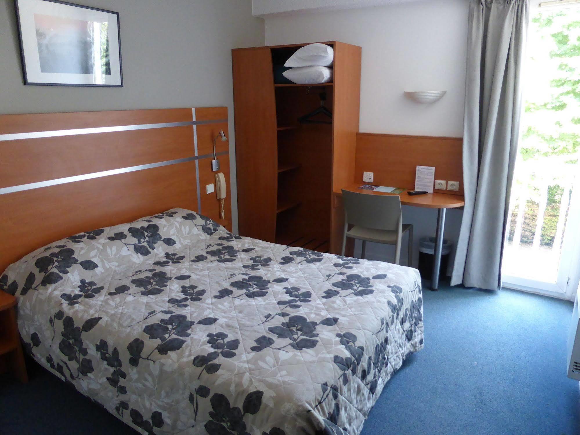 Hotel & Restaurant Heliotel Montferrier-sur-Lez エクステリア 写真